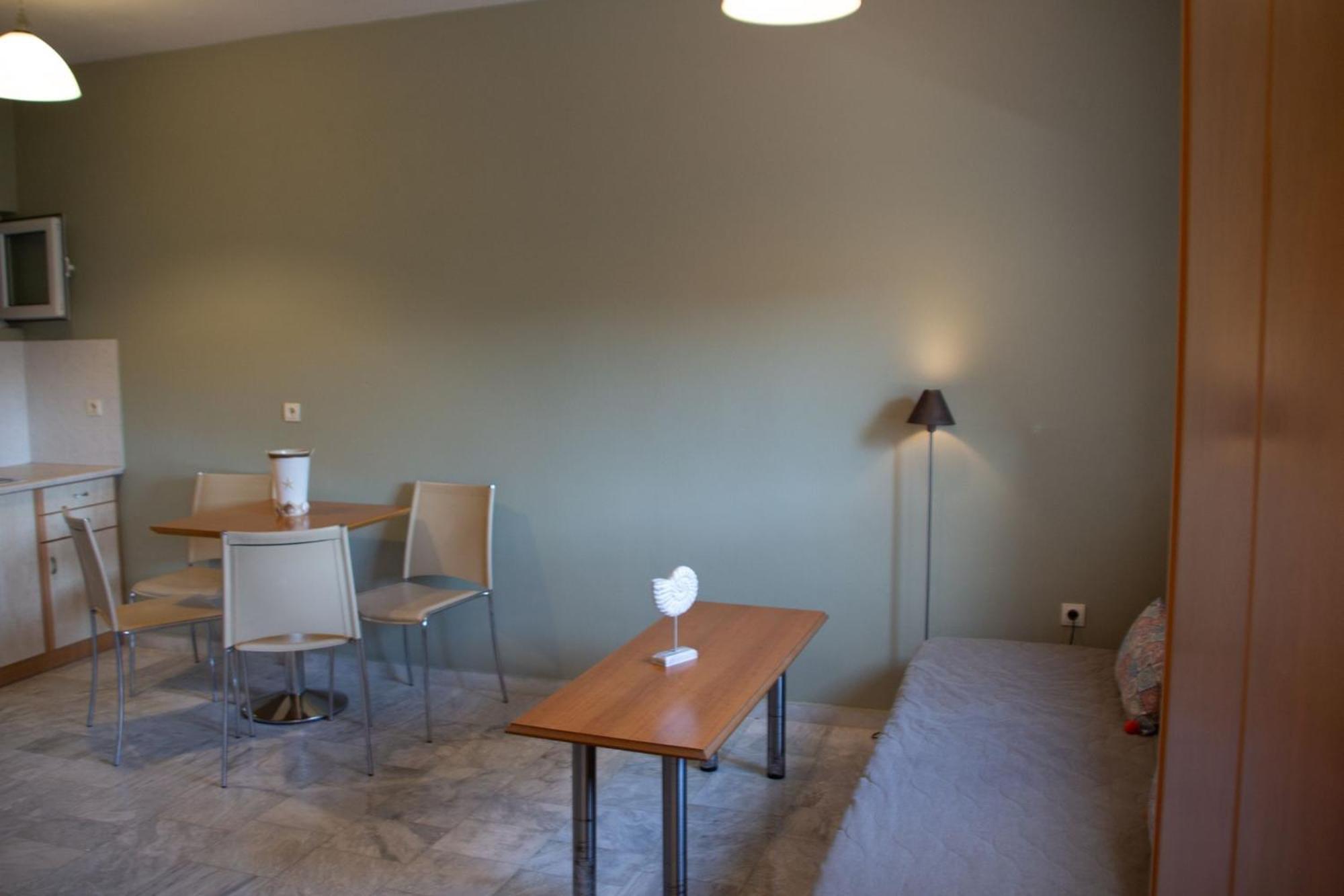 Avesta Apartments - 200M From The Beach Vasilikí الغرفة الصورة