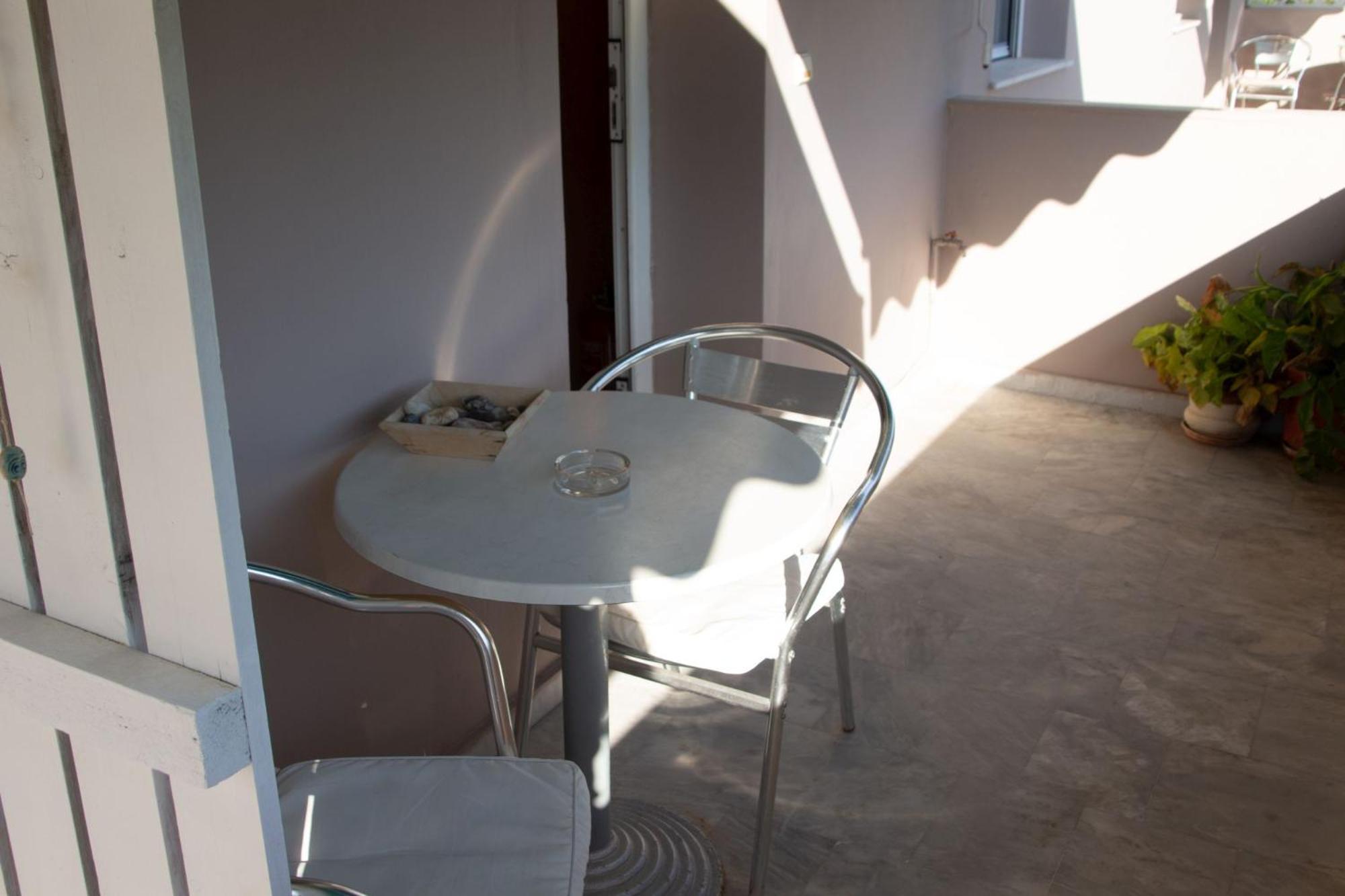 Avesta Apartments - 200M From The Beach Vasilikí الغرفة الصورة
