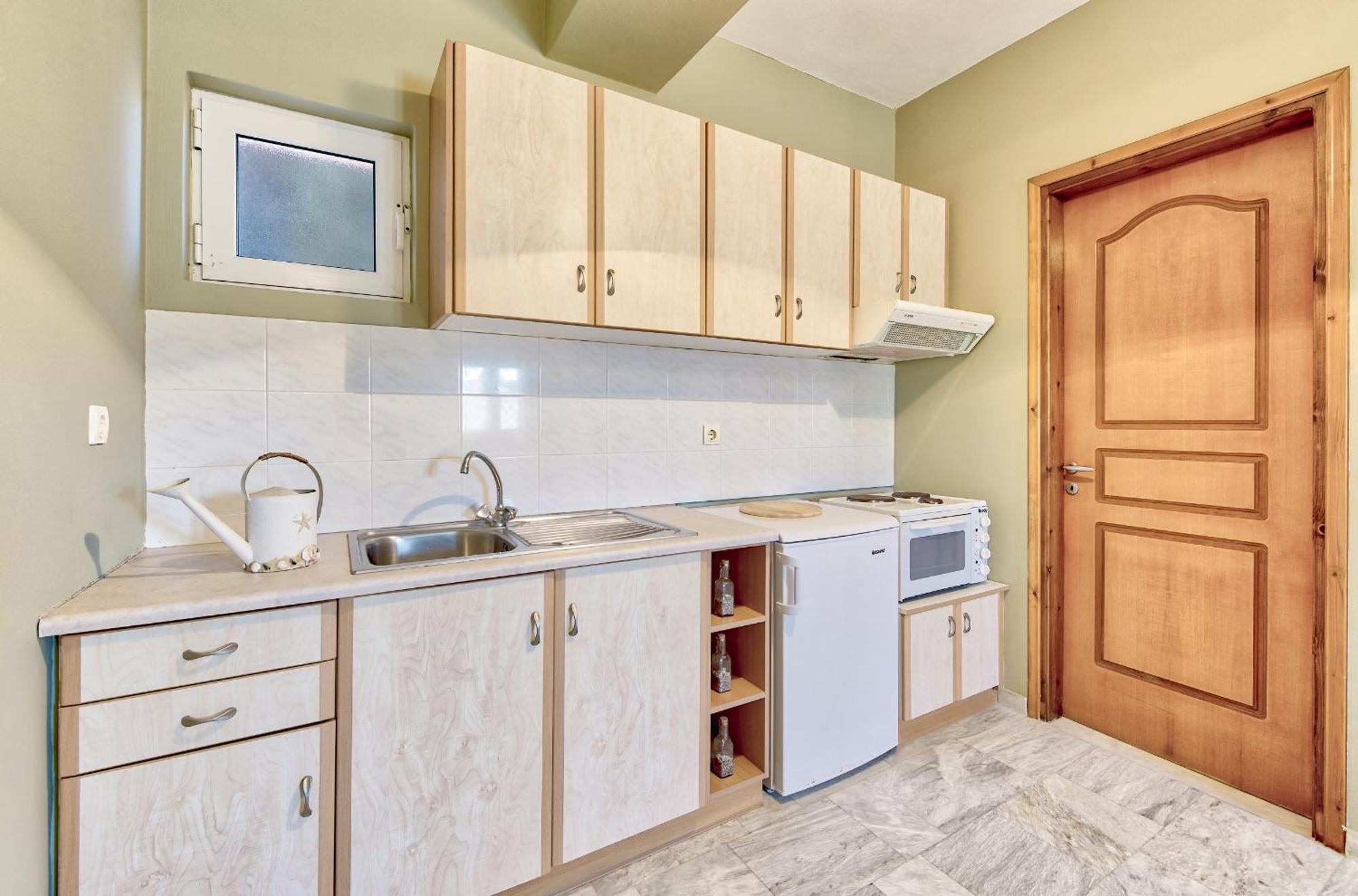 Avesta Apartments - 200M From The Beach Vasilikí الغرفة الصورة